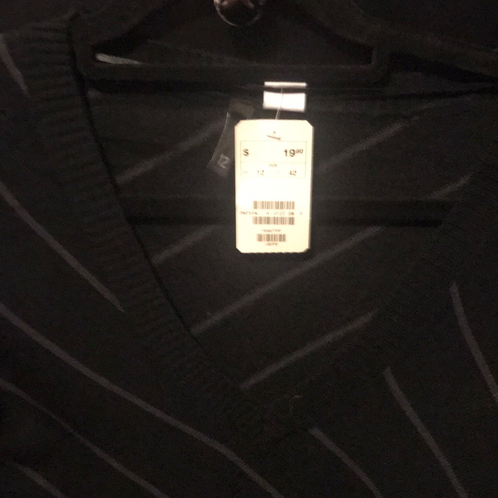 H&M sweater - Picture 2 of 3